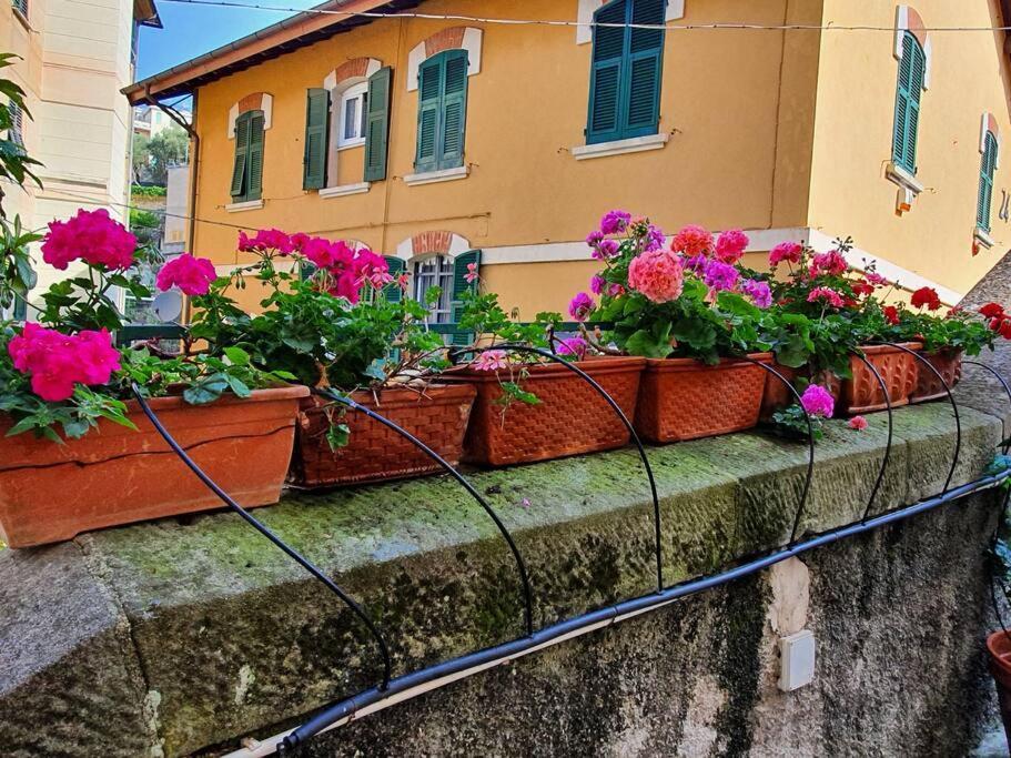 Vasto Apt Panoramico 3 Min Mare Apartment Camogli Luaran gambar